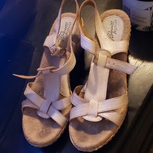 Strictly comfort Size 7.5 wedges